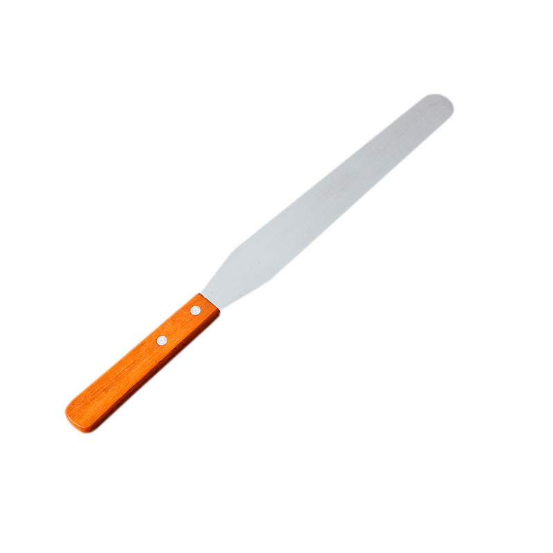 Cake spatula with wooden handle