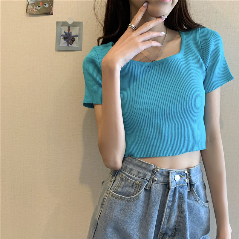 Women's short knitted top